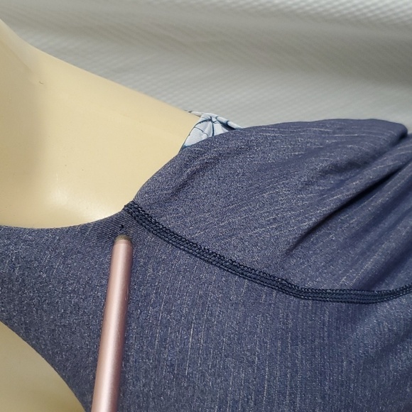 Lululemon Women's Wild Tank Top Built in Bra Strappy Blue Stripe Criss Cross Sz6 - Picture 7 of 12